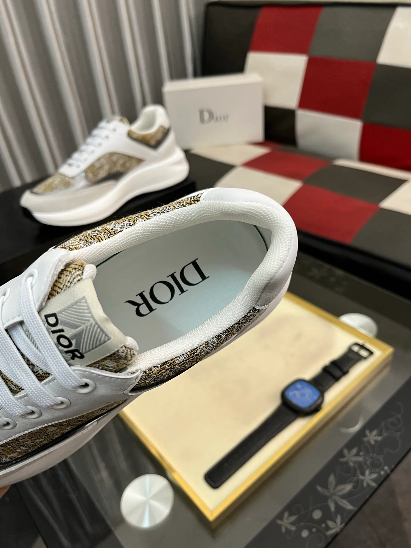 Men's men's shoes💰440⌚️⌚️[Dior] 25ss new product B01 moral training shoes. The toe dimensions of the couple's style are a bit wider. The upper foot comfort is perfect. The threads are beautiful. Perfectly suitable for trousers. Decorated with various classic details. Ideal for daily looks. Can be matched with various casual items to create exquisite looks. Fabric: top layer cowhide/lining sheepskin TPU original outsole Code number: 38-444️⃣Colors available